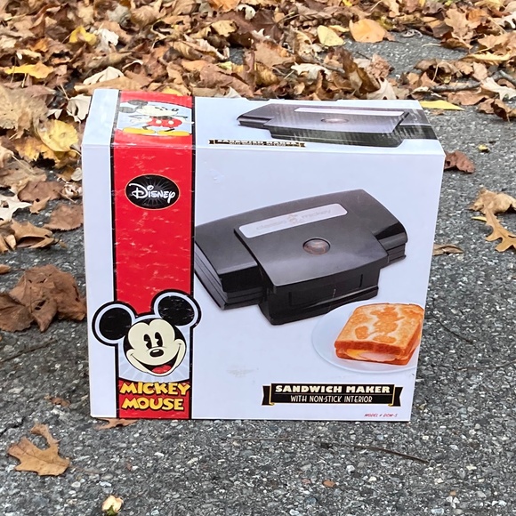New in original box! Never used Disney Mickey Mouse Sandwich Maker! What a gift! - Picture 1 of 4
